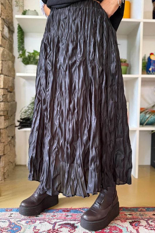 Twisted Sister Crinkle Midi Skirt Black
